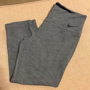 Nike dri fit capri